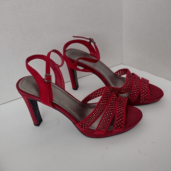 IMPO WOMAN'S HEELS USED CONDITION - Picture 2 of 5